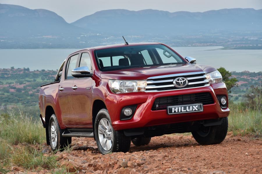  Toyota Hilux 4x4 Raider Double Cab 2016 года  (ZA) (фото 14 из 40)